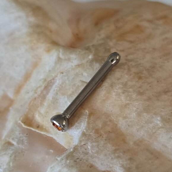 18G Yellow nose stud - 2.5mm gem Topaz Cubic Zirconia straight 6mm bar - Picture 3 of 3